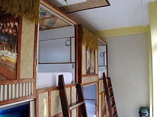 Balai Balai Capsule Hostel *