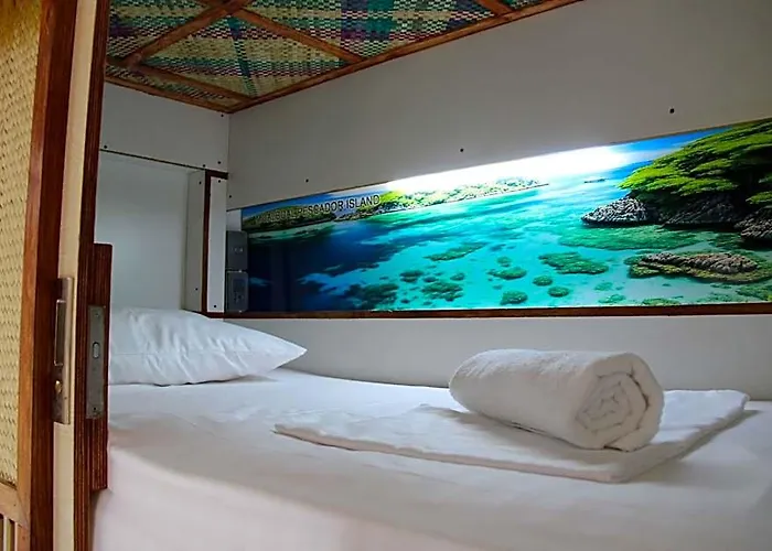 Balai Balai Capsule Hostel *